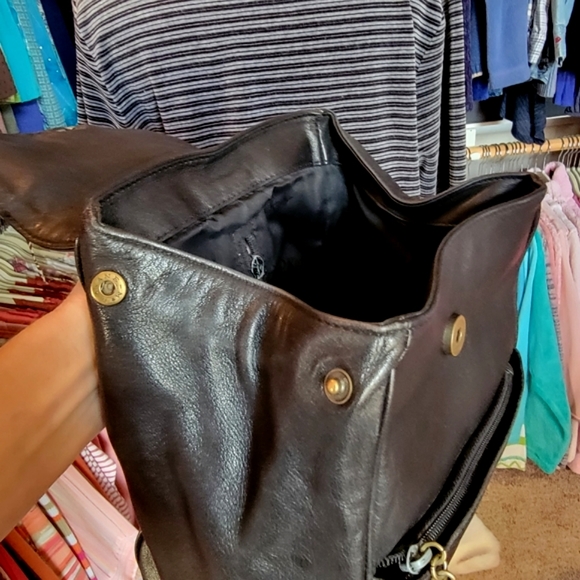 DKNY ♡ Sweet Vintage Genuine SOFT Black Leather Swivel Convertable Backpack Bag - Picture 9 of 17